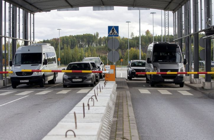 Ngành công nghiệp quan trọng này của Nga đang ngấm đòn trừng phạt, phụ thuộc ngày càng lớn vào các quốc gia châu Á - Ảnh 1.