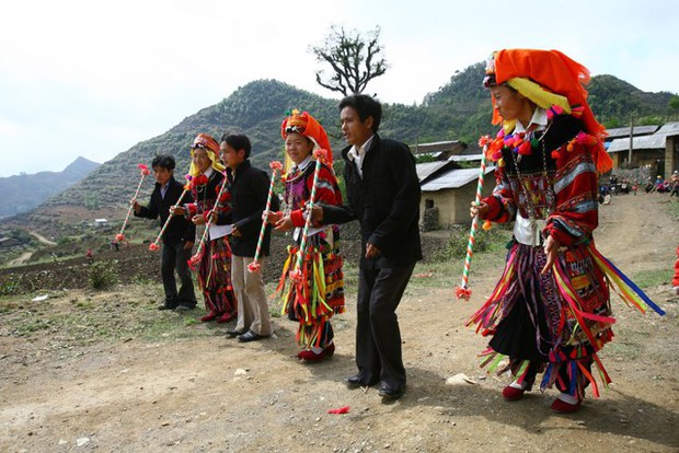  Cách cột cờ Lũng Cú chỉ 1km, có một ngôi làng văn hóa được mệnh danh là làng cổ tích ở Hà Giang - Ảnh 9.