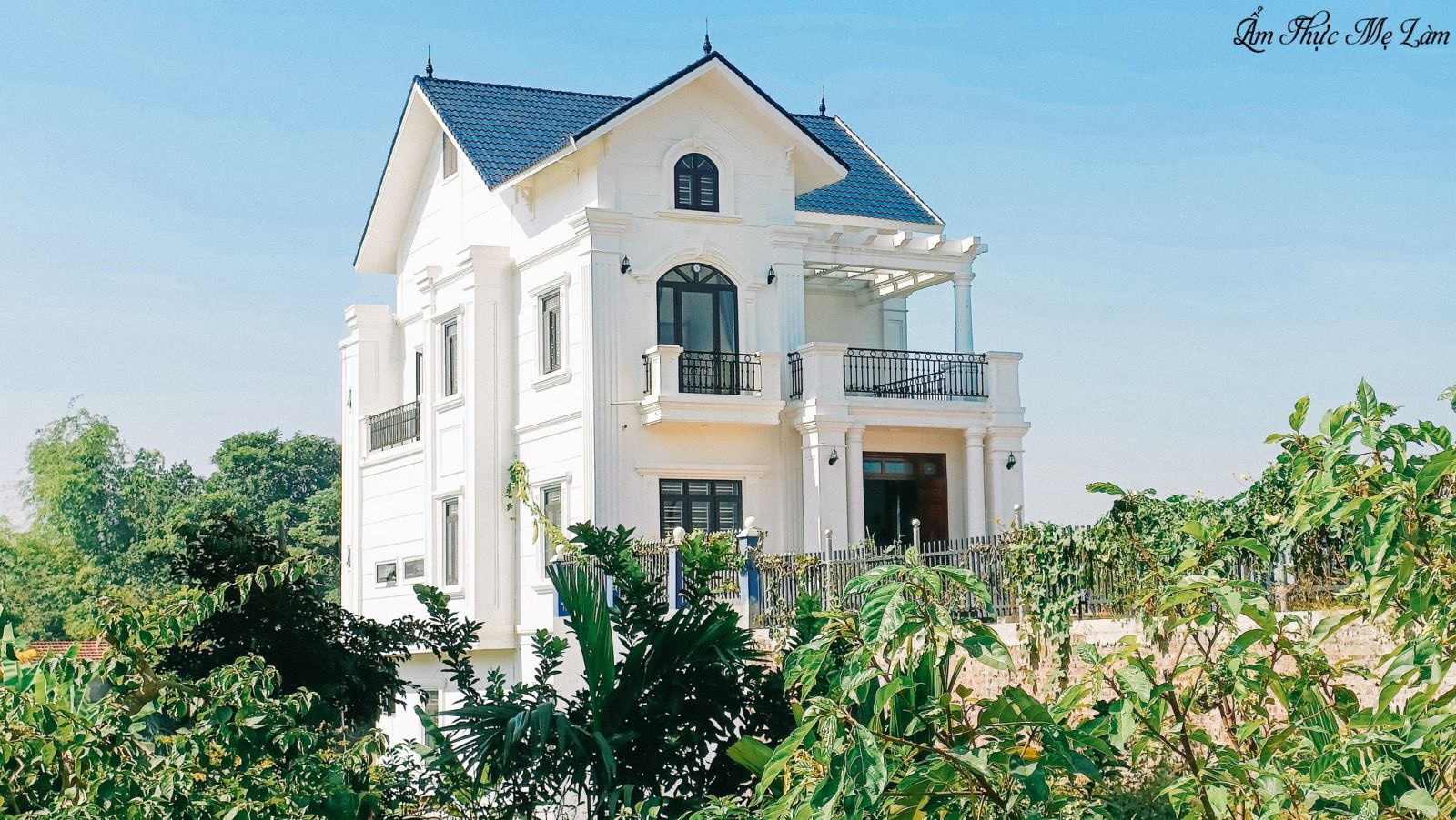 Chủ kênh “Ẩm thực mẹ làm xây nhà 3 tỷ đồng báo hiếu: “Mẹ đã già mà chưa được sống ở một ngôi nhà khang trang” - Ảnh 4. Chủ kênh “Ẩm thực mẹ làm xây nhà 3 tỷ đồng báo hiếu: “Mẹ đã già mà chưa được sống ở một ngôi nhà khang trang” - Ảnh 4.