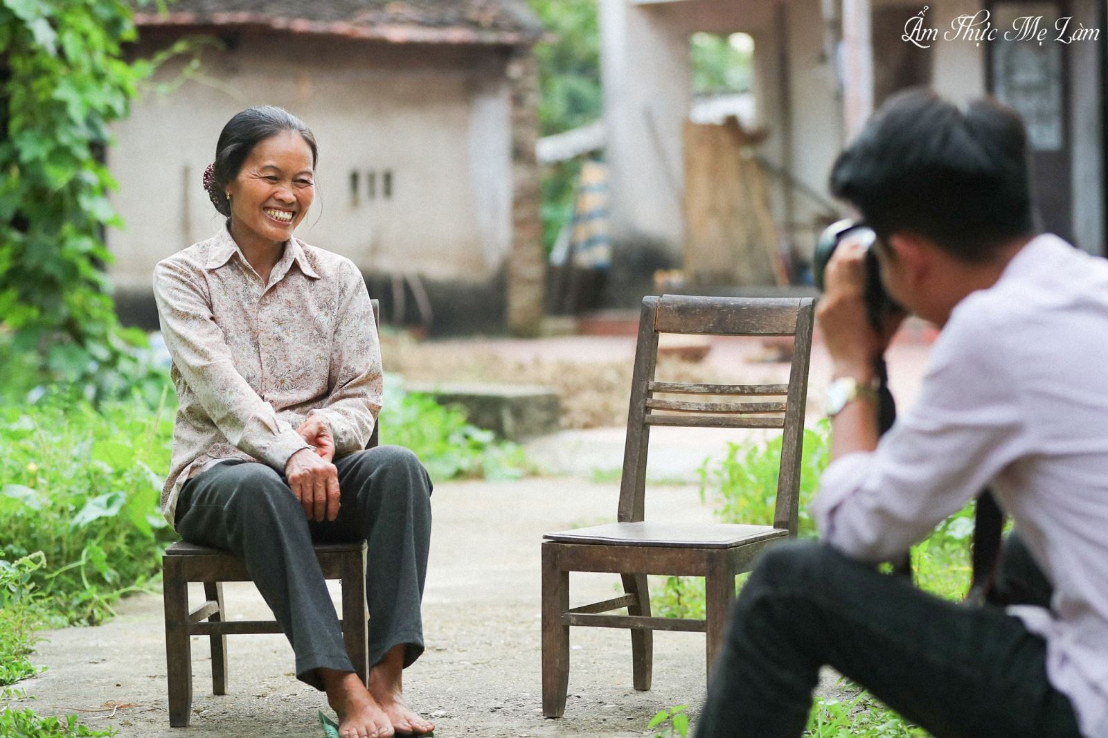 Chủ kênh “Ẩm thực mẹ làm xây nhà 3 tỷ đồng báo hiếu: “Mẹ đã già mà chưa được sống ở một ngôi nhà khang trang” - Ảnh 2. Chủ kênh “Ẩm thực mẹ làm xây nhà 3 tỷ đồng báo hiếu: “Mẹ đã già mà chưa được sống ở một ngôi nhà khang trang” - Ảnh 2.