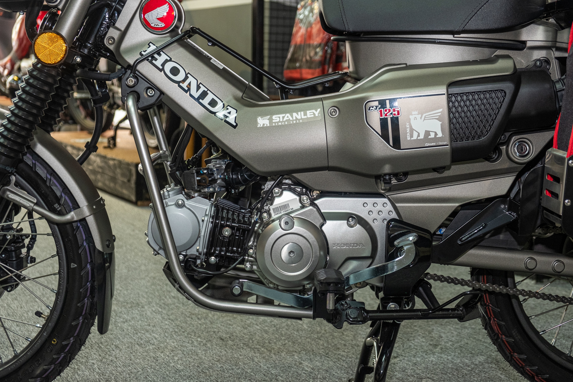 Hàng hiếm Honda CT125 Stanley giá cả trăm triệu đồng tại Việt Nam: Dáng off-road nhưng chỉ dành cho người sưu tầm - Ảnh 13. Hàng hiếm Honda CT125 Stanley giá cả trăm triệu đồng tại Việt Nam: Dáng off-road nhưng chỉ dành cho người sưu tầm - Ảnh 13.