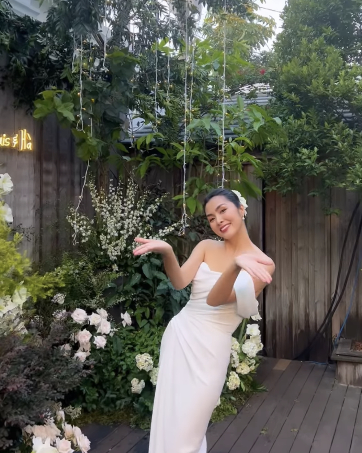  Trọn vẹn tiệc 10 năm ngày cưới của Hà Tăng: Không gian lãng mạn, Phương Khánh và hội bạn góp mặt - Ảnh 3.