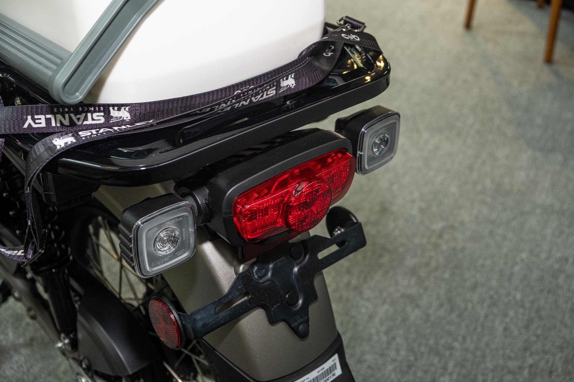 Hàng hiếm Honda CT125 Stanley giá cả trăm triệu đồng tại Việt Nam: Dáng off-road nhưng chỉ dành cho người sưu tầm - Ảnh 9. Hàng hiếm Honda CT125 Stanley giá cả trăm triệu đồng tại Việt Nam: Dáng off-road nhưng chỉ dành cho người sưu tầm - Ảnh 9.