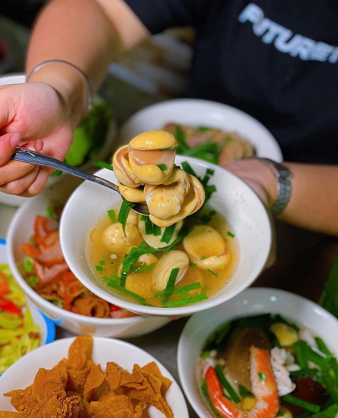 TP.HCM: Loạt món ăn tuy cũ nhưng có nguyên liệu độc nhất vô nhị khiến nhiều người mê mẩn - Ảnh 3.