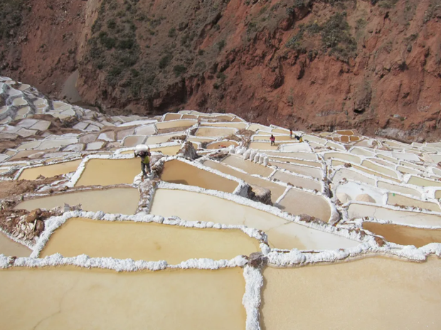 Cảnh đẹp ngoạn mục ở ao muối cổ đại - nơi sản xuất loại muối chữa bệnh quý giá - Ảnh 3.