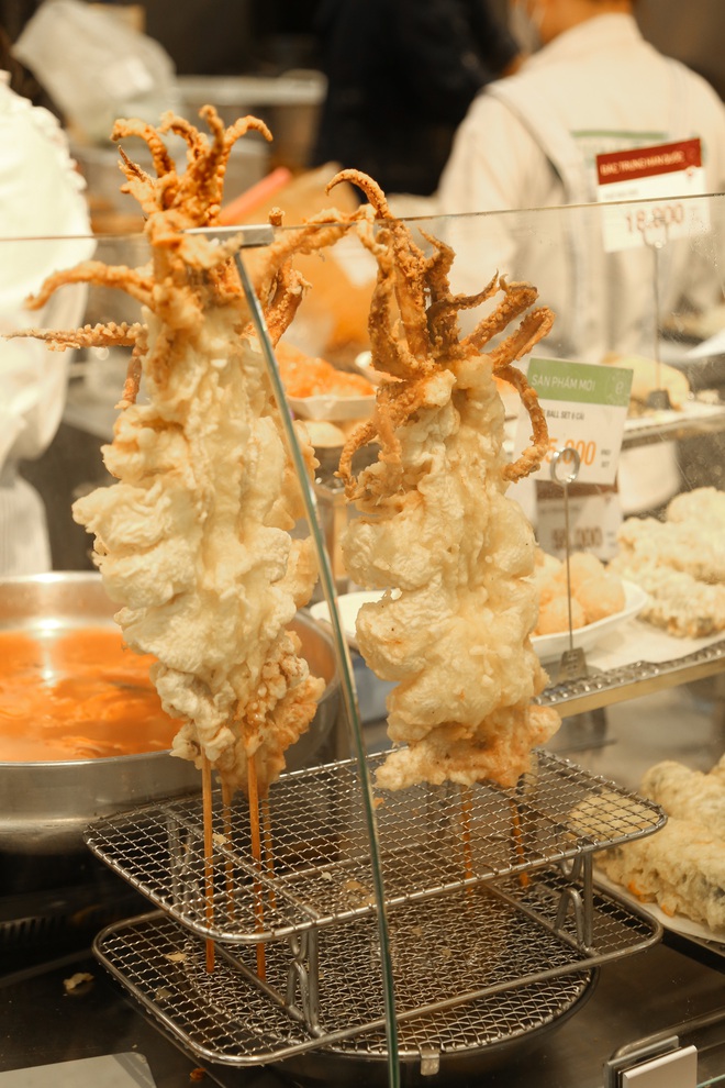 Siêu thị “sống ảo” khai trương thêm chi nhánh hoành tráng tại quận 2, khu ăn uống huyền thoại đông kín - Ảnh 14.