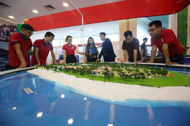 Hết thời môi giới bất động sản sang chảnh - Ảnh 1. Hết thời môi giới bất động sản sang chảnh - Ảnh 1.