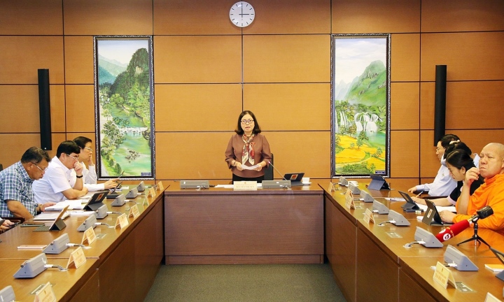 Đại biểu Quốc hội đề nghị giữ quỹ bình ổn xăng dầu - Ảnh 1.