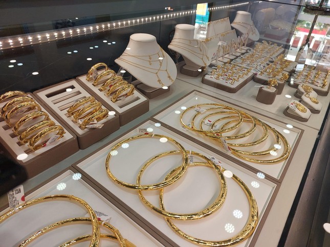 Giá vàng thế giới bất ngờ tăng mạnh - Ảnh 1. Giá vàng thế giới bất ngờ tăng mạnh - Ảnh 1.