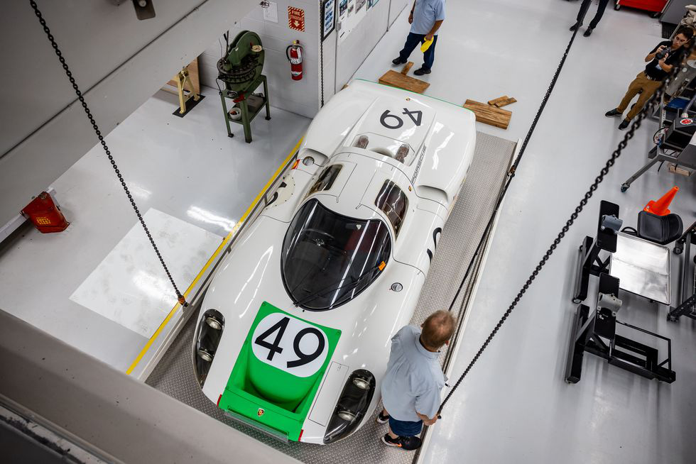 Xe cổ đắt giá được bảo vệ thế nào trước thảm họa tự nhiên như bão lũ? - Ảnh 5.