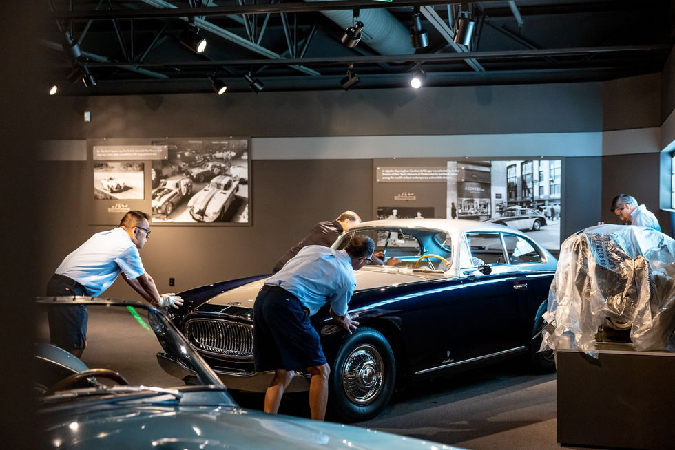 Xe cổ đắt giá được bảo vệ thế nào trước thảm họa tự nhiên như bão lũ? - Ảnh 4.