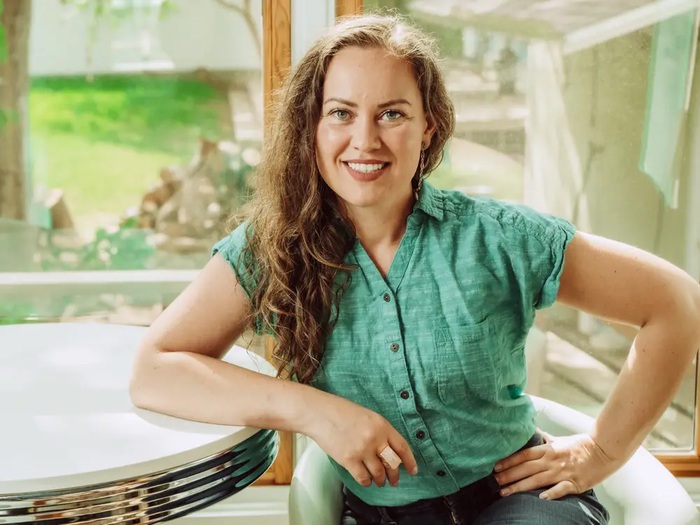 Người phụ nữ kiếm gần 1,5 tỷ đồng/tháng nhưng chỉ cần làm 10 giờ/tuần, thoải mái đi du lịch - Ảnh 1. Người phụ nữ kiếm gần 1,5 tỷ đồng/tháng nhưng chỉ cần làm 10 giờ/tuần, thoải mái đi du lịch - Ảnh 1.