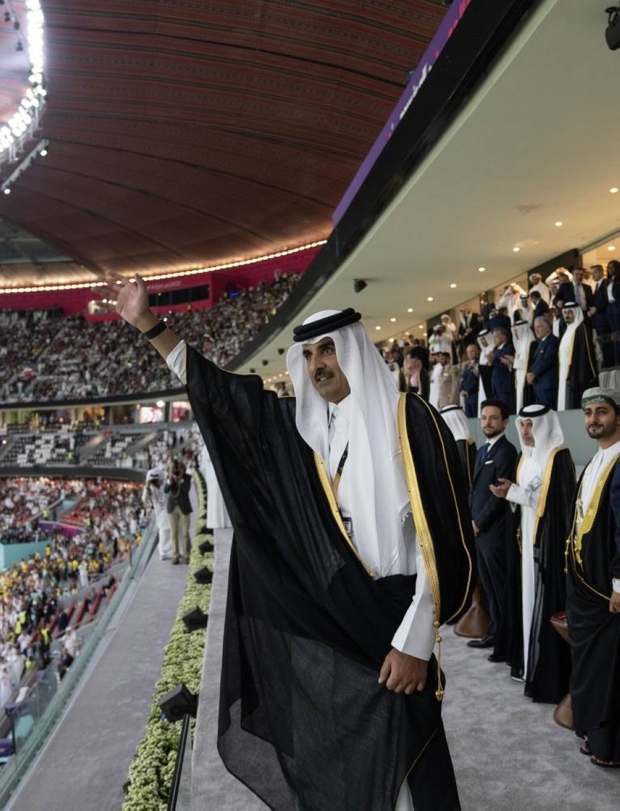 Vị vua đem World Cup 2022 về cho Qatar: Quân chủ tại vị trẻ nhất thế giới, bị chọn làm vua sau khi anh trai bỏ ngôi thái tử - Ảnh 10.