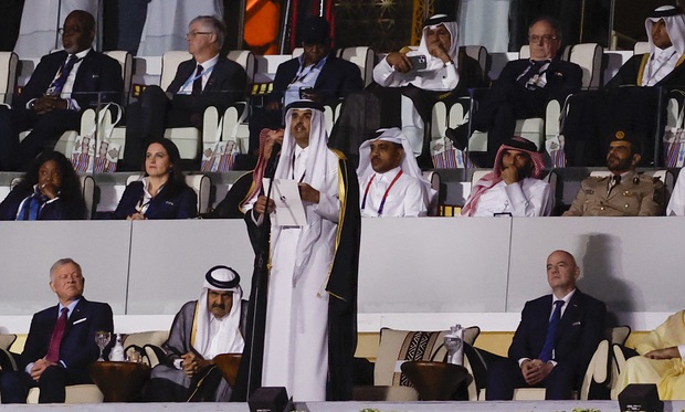 Vị vua đem World Cup 2022 về cho Qatar: Quân chủ tại vị trẻ nhất thế giới, bị chọn làm vua sau khi anh trai bỏ ngôi thái tử - Ảnh 9.