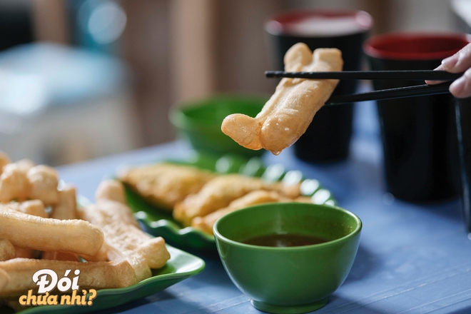 Hà Nội rét thật rồi, càn quét ngay các món bánh nóng hổi gọi tên mùa đông này thôi! - Ảnh 6. Hà Nội rét thật rồi, càn quét ngay các món bánh nóng hổi gọi tên mùa đông này thôi! - Ảnh 6.