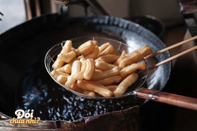 Hà Nội rét thật rồi, càn quét ngay các món bánh nóng hổi gọi tên mùa đông này thôi! - Ảnh 3. Hà Nội rét thật rồi, càn quét ngay các món bánh nóng hổi gọi tên mùa đông này thôi! - Ảnh 3.