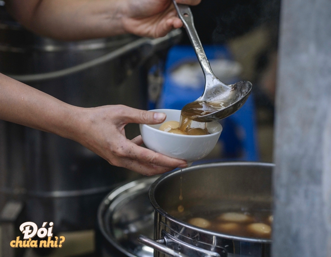 Hà Nội rét thật rồi, càn quét ngay các món bánh nóng hổi gọi tên mùa đông này thôi! - Ảnh 24. Hà Nội rét thật rồi, càn quét ngay các món bánh nóng hổi gọi tên mùa đông này thôi! - Ảnh 24.