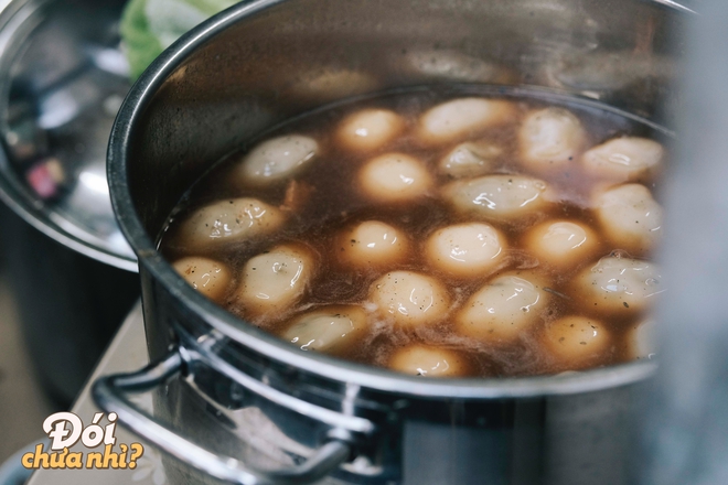 Hà Nội rét thật rồi, càn quét ngay các món bánh nóng hổi gọi tên mùa đông này thôi! - Ảnh 22. Hà Nội rét thật rồi, càn quét ngay các món bánh nóng hổi gọi tên mùa đông này thôi! - Ảnh 22.