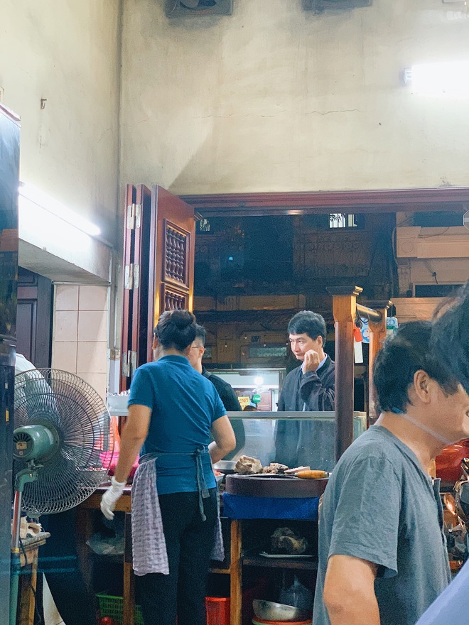  Hàng phở 100 tuổi ở Hà Nội từng lên truyền thông quốc tế bây giờ ra sao? - Ảnh 14.