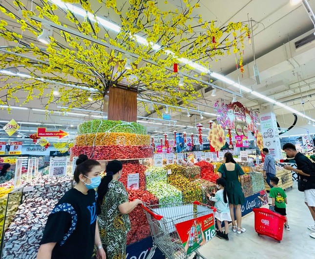 Giá thực phẩm ở chợ truyền thống ‘leo thang’ - Ảnh 4.