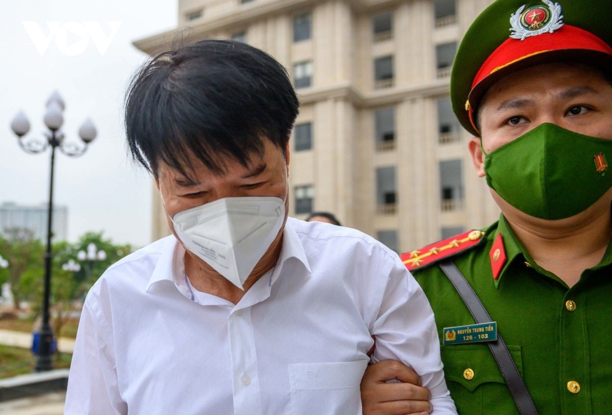 Nhiều cựu quan chức thuộc diện Trung ương quản lý bị đưa ra xét xử năm 2022 - Ảnh 4. Nhiều cựu quan chức thuộc diện Trung ương quản lý bị đưa ra xét xử năm 2022 - Ảnh 4.