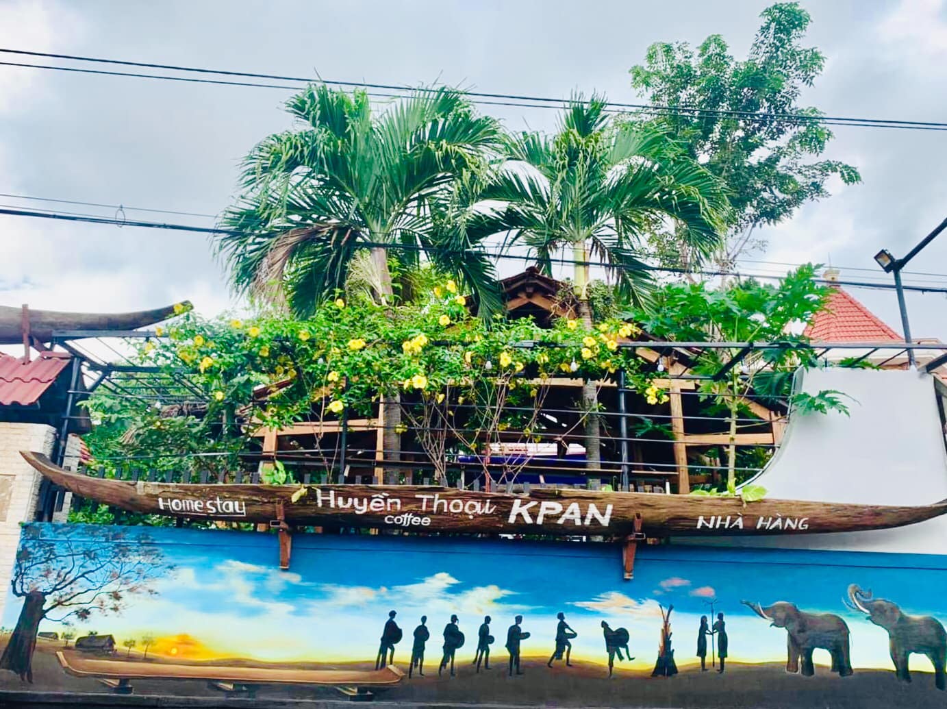 Lịch trình 3 ngày 2 đêm cho chuyến du lịch cuối năm, tận hưởng trọn vẹn cảnh sắc Đắk Lắk trong mùa đẹp nhất - Ảnh 2. Lịch trình 3 ngày 2 đêm cho chuyến du lịch cuối năm, tận hưởng trọn vẹn cảnh sắc Đắk Lắk trong mùa đẹp nhất - Ảnh 2.