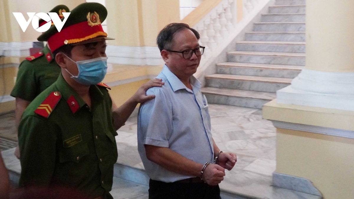 Nhiều cựu quan chức thuộc diện Trung ương quản lý bị đưa ra xét xử năm 2022 - Ảnh 13. Nhiều cựu quan chức thuộc diện Trung ương quản lý bị đưa ra xét xử năm 2022 - Ảnh 13.