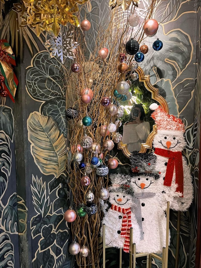  Dành cho hội mê sống ảo: Có 1 loạt quán cà phê trang trí Giáng sinh đẹp lung linh ở Hà Nội này!  - Ảnh 22.