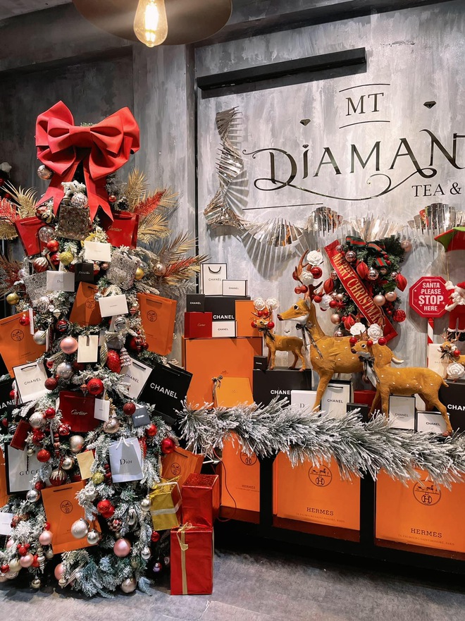  Dành cho hội mê sống ảo: Có 1 loạt quán cà phê trang trí Giáng sinh đẹp lung linh ở Hà Nội này!  - Ảnh 20.