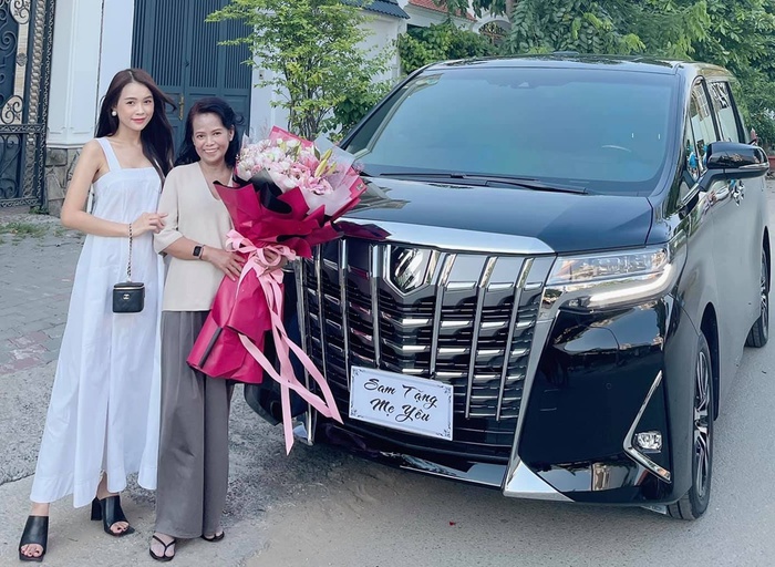 Cuộc sống đáng mơ ước của Sam trước khi được cầu hôn - Ảnh 3.