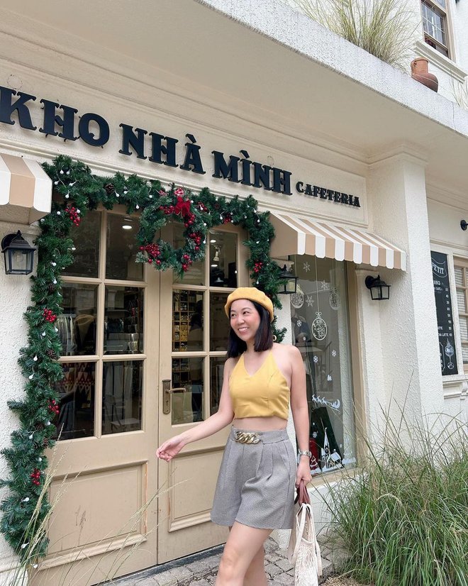 Giới trẻ TP.HCM chụp ảnh Giáng sinh rần rần tại các quán cà phê phong cách cổ điển phương Tây - Ảnh 26.
