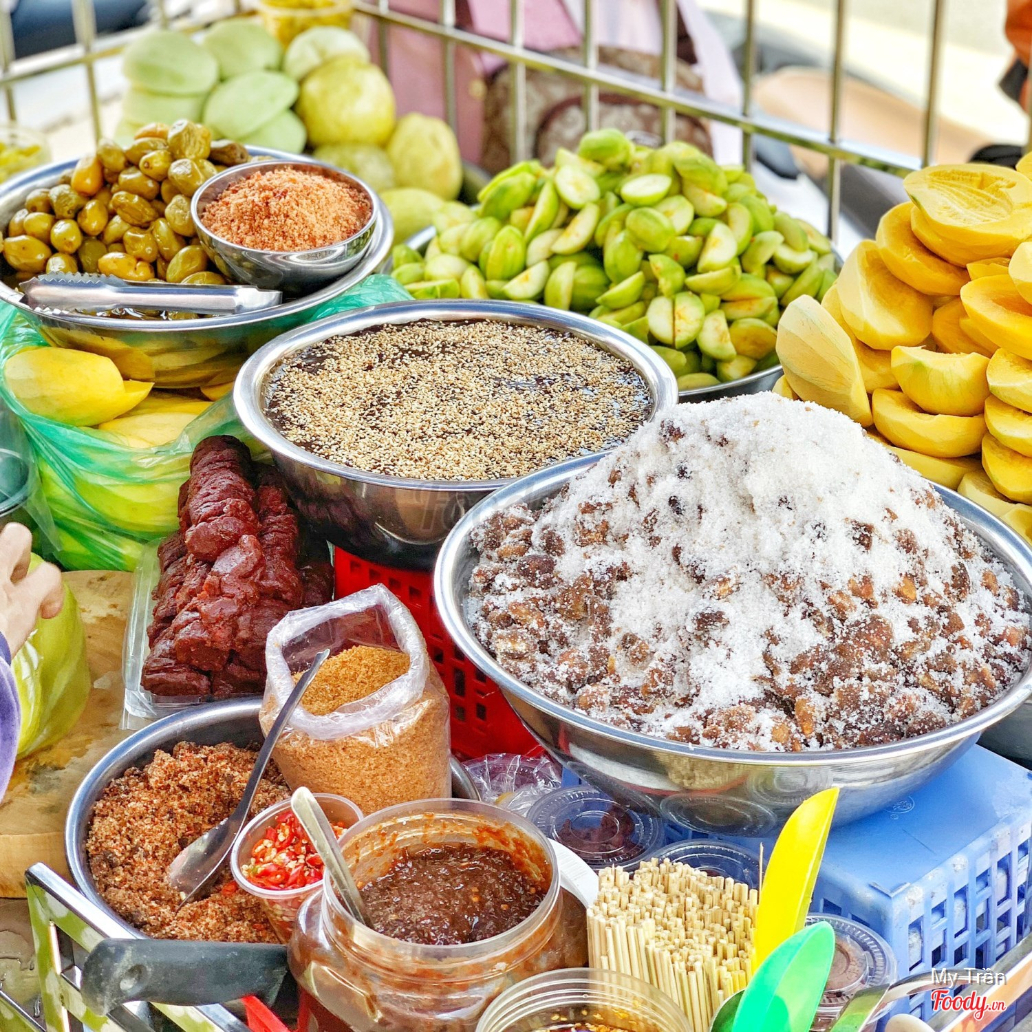 Hai xe trái cây đông khách nhất nhì TP.HCM: Đều có món “tuyệt chiêu” khiến bao thực khách mê mẩn - Ảnh 8.