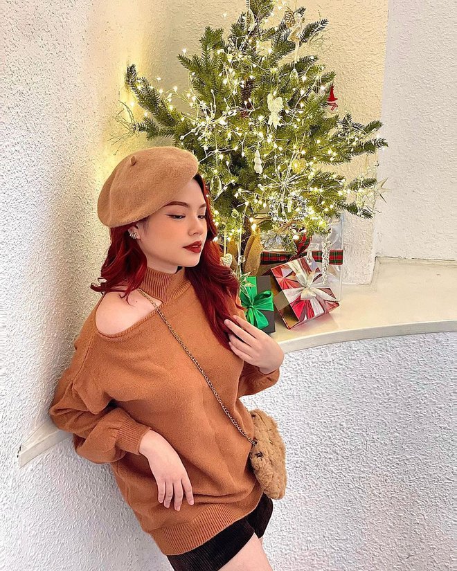 Giới trẻ TP.HCM chụp ảnh Giáng sinh rần rần tại các quán cà phê phong cách cổ điển phương Tây - Ảnh 14.