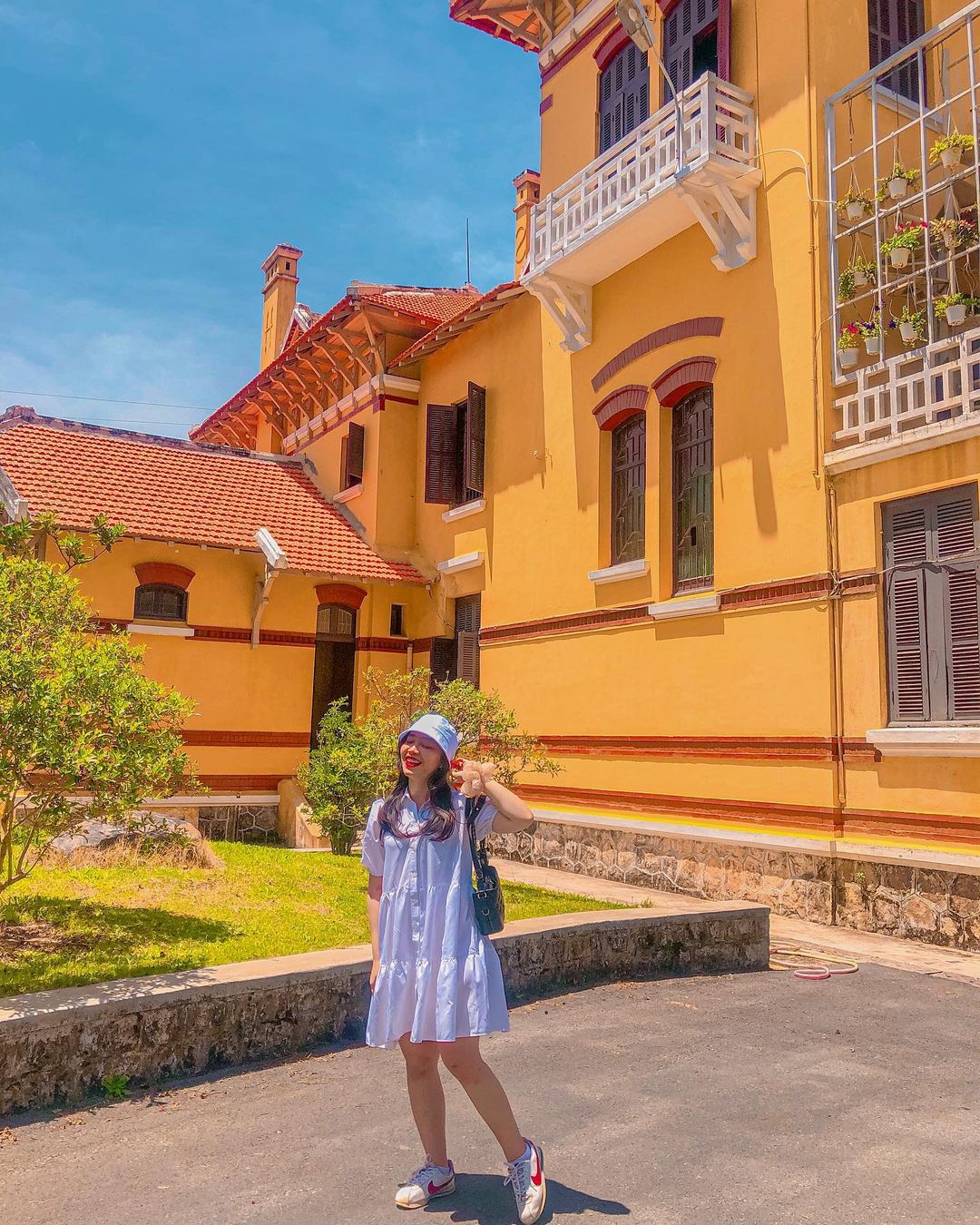 Du khách đến Đà Lạt bắt đầu chuộng tham quan các ngôi biệt thự cổ thay cho quán cà phê giữa núi rừng - Ảnh 20. Du khách đến Đà Lạt bắt đầu chuộng tham quan các ngôi biệt thự cổ thay cho quán cà phê giữa núi rừng - Ảnh 20.