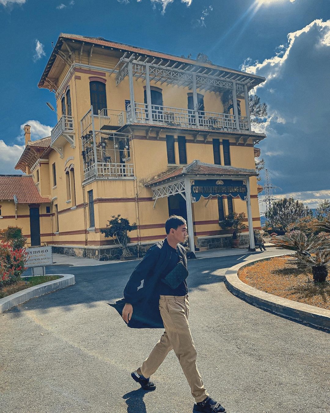 Du khách đến Đà Lạt bắt đầu chuộng tham quan các ngôi biệt thự cổ thay cho quán cà phê giữa núi rừng - Ảnh 19. Du khách đến Đà Lạt bắt đầu chuộng tham quan các ngôi biệt thự cổ thay cho quán cà phê giữa núi rừng - Ảnh 19.