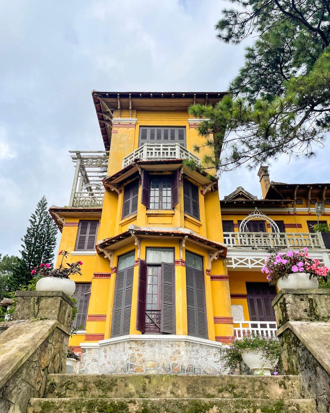 Du khách đến Đà Lạt bắt đầu chuộng tham quan các ngôi biệt thự cổ thay cho quán cà phê giữa núi rừng - Ảnh 17. Du khách đến Đà Lạt bắt đầu chuộng tham quan các ngôi biệt thự cổ thay cho quán cà phê giữa núi rừng - Ảnh 17.