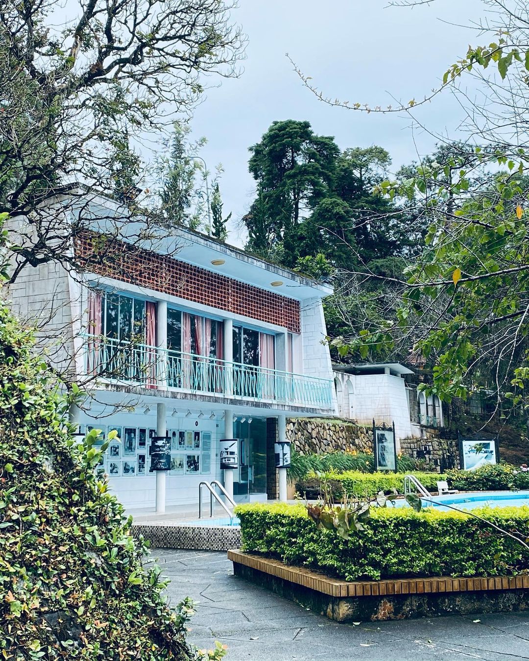 Du khách đến Đà Lạt bắt đầu chuộng tham quan các ngôi biệt thự cổ thay cho quán cà phê giữa núi rừng - Ảnh 9. Du khách đến Đà Lạt bắt đầu chuộng tham quan các ngôi biệt thự cổ thay cho quán cà phê giữa núi rừng - Ảnh 9.