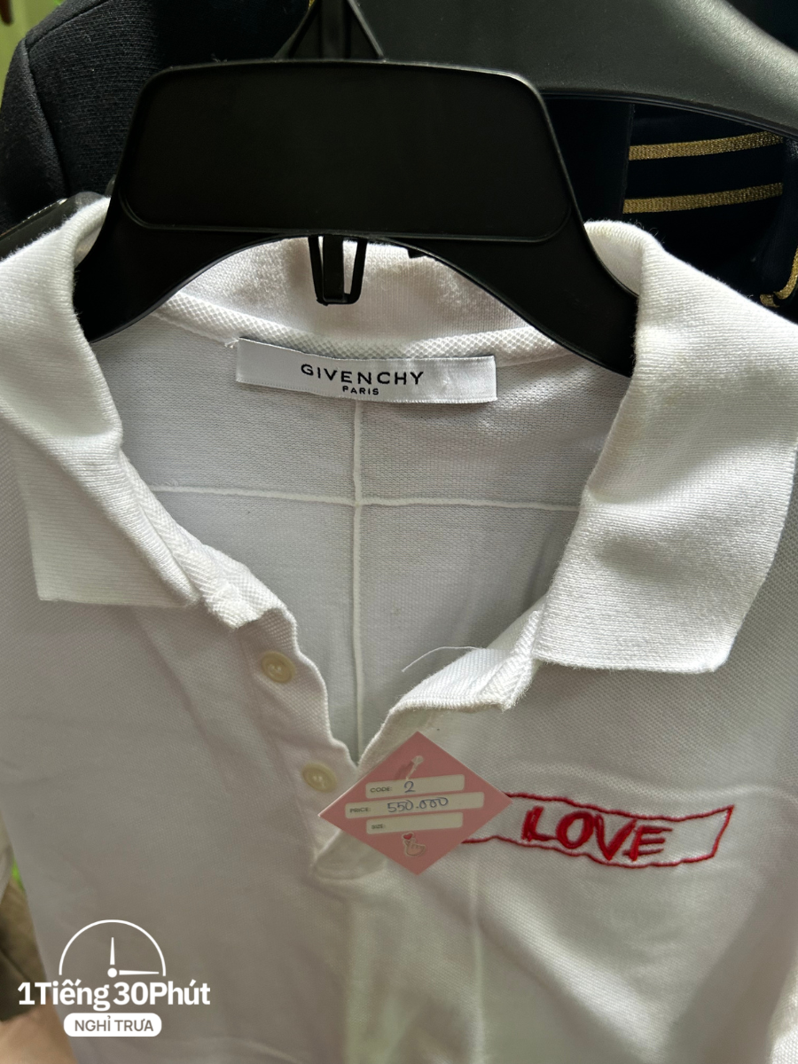 Cuối năm hội dân văn phòng đi săn đồ thanh lý của người nổi tiếng vào giờ nghỉ trưa - Ảnh 9.