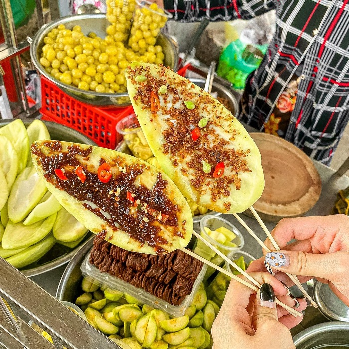 Hai xe trái cây đông khách nhất nhì TP.HCM: Đều có món “tuyệt chiêu” khiến bao thực khách mê mẩn - Ảnh 9.