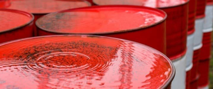 Dầu thô ‘chợ đen’ tràn ngập thị trường - Ảnh 1.