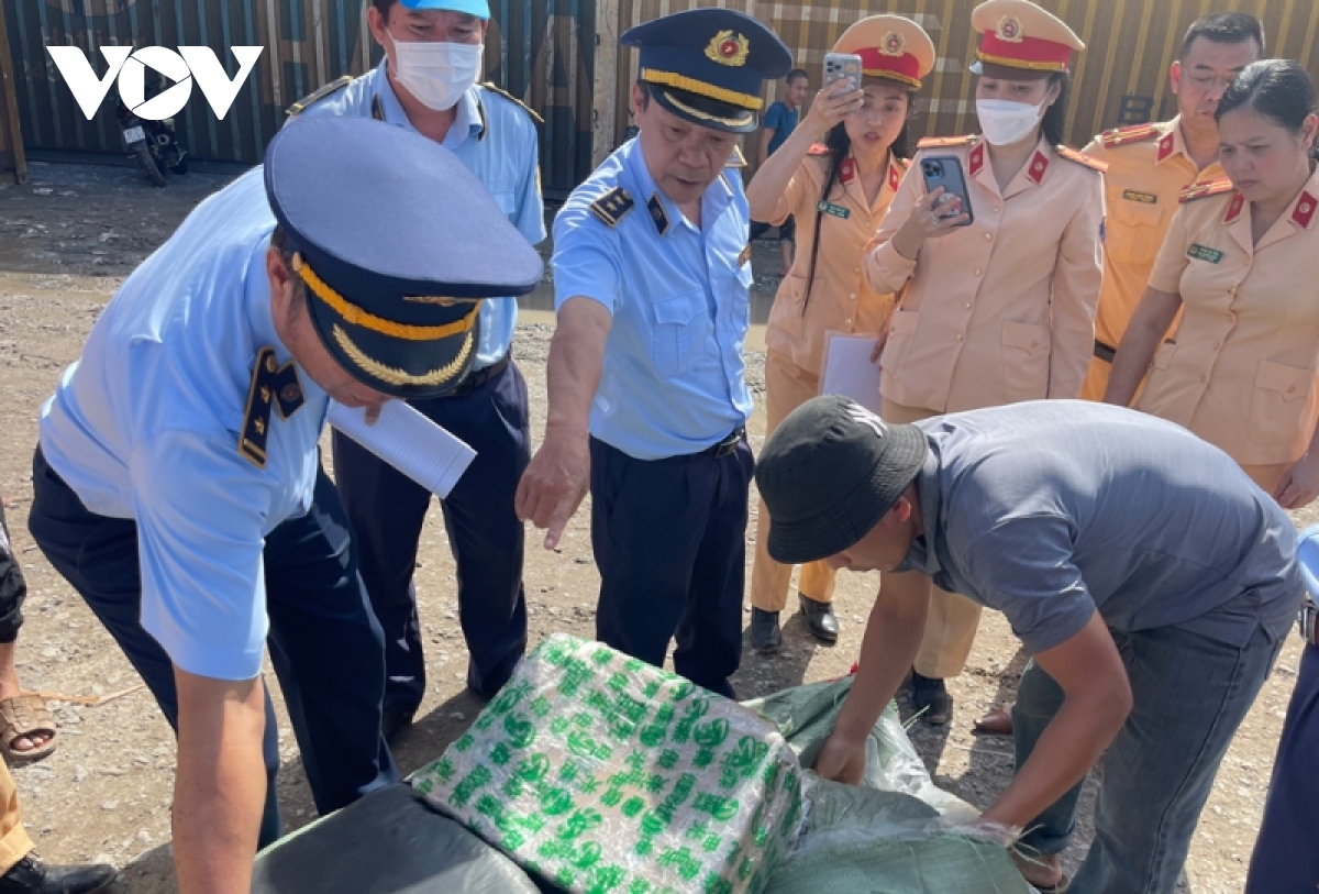 Bình Dương phát hiện 21 vụ sản xuất, buôn bán hàng giả - Ảnh 1.