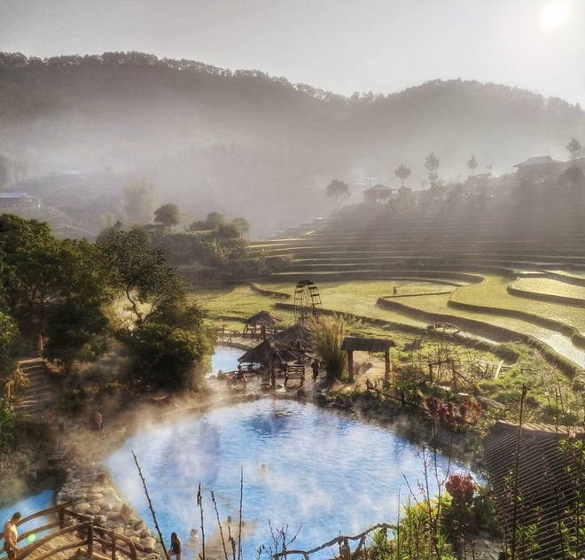 Những suối nước nóng tự nhiên nơi rẻo cao phía Bắc cho người muốn đi du lịch mùa đông - Ảnh 1. Những suối nước nóng tự nhiên nơi rẻo cao phía Bắc cho người muốn đi du lịch mùa đông - Ảnh 1.