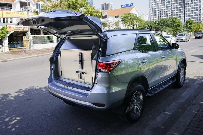 Ô tô chở tiền được thanh lý với giá siêu rẻ, chỉ hơn 200 triệu đồng - Ảnh 1.