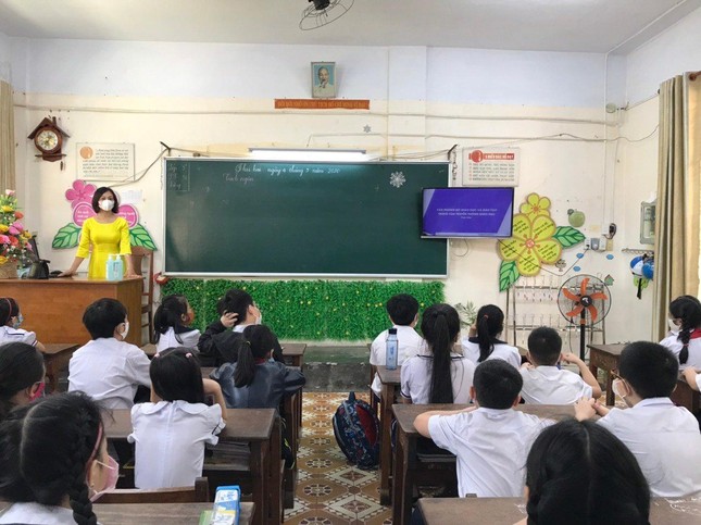 Đà Nẵng tăng từ 80-200 lần so với mức lương cơ sở để thu hút bác sĩ giỏi - Ảnh 1. Đà Nẵng tăng từ 80-200 lần so với mức lương cơ sở để thu hút bác sĩ giỏi - Ảnh 1.