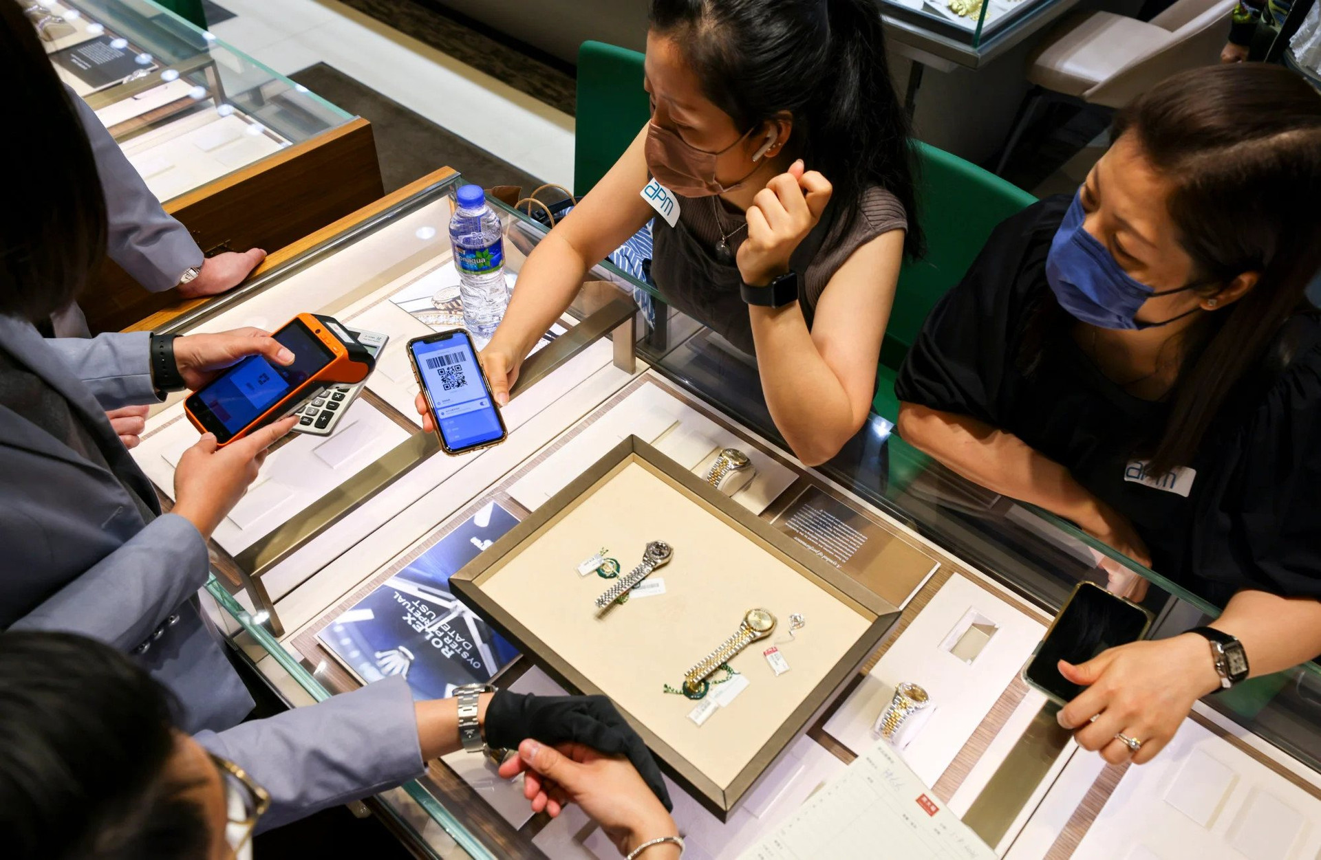 Tỷ phú đã là gì, ngay cả thành viên hoàng gia giàu có hàng đầu thế giới muốn sở hữu món đồ này còn phải xếp hàng dài mới đến lượt - Ảnh 5.