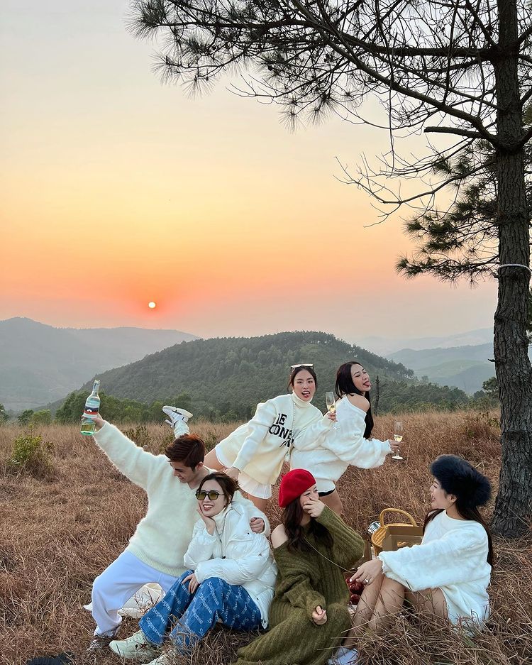 Chi phí cắm trại ở đỉnh Phượng Hoàng ngắm mùa cỏ cháy trong 2 ngày 1 đêm - Ảnh 4.