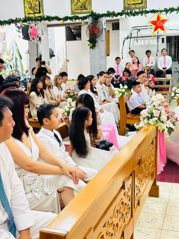  Khánh Thi - Phan Hiển tổ chức hôn lễ ở nhà thờ, hé lộ thêm loạt ảnh cưới cực xịn - Ảnh 3.