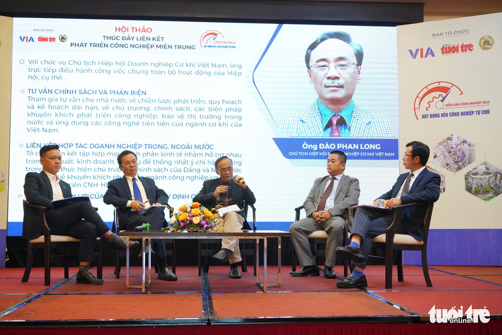 Tỉ phú Trần Bá Dương: Hãy nhìn kinh nghiệm thành công của Foxconn - Ảnh 2. Tỉ phú Trần Bá Dương: Hãy nhìn kinh nghiệm thành công của Foxconn - Ảnh 2.