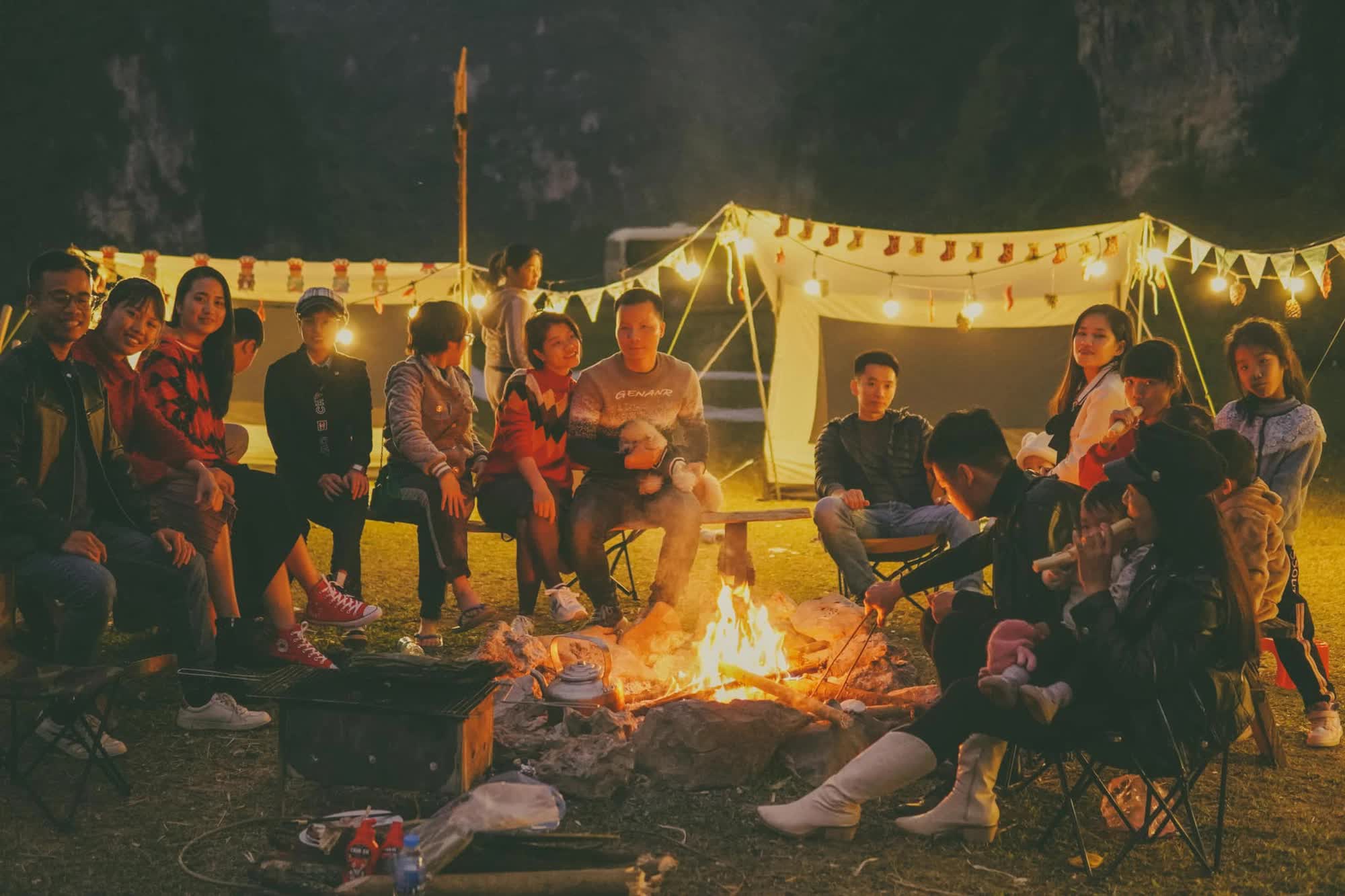 Về nơi không có mạng wifi, chỉ có lội suối, thả diều... và những khoảnh khắc yêu thương của cả gia đình - Ảnh 7.