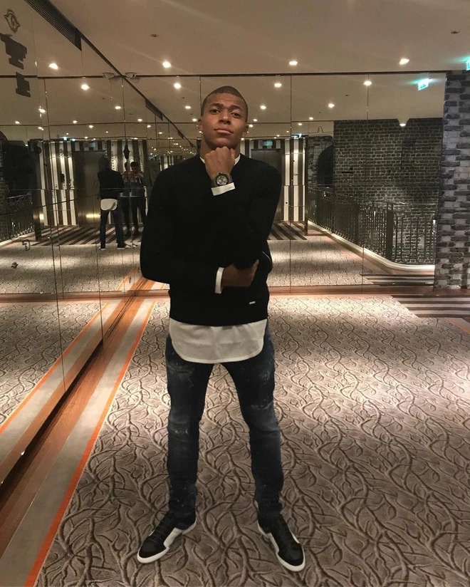 Vua phá lưới WC 2022 vốn là “đại gia ngầm” làng đồng hồ: Sở hữu BST sang xịn, còn được làm đại sứ toàn cầu của thương hiệu tỷ đô - Ảnh 7.